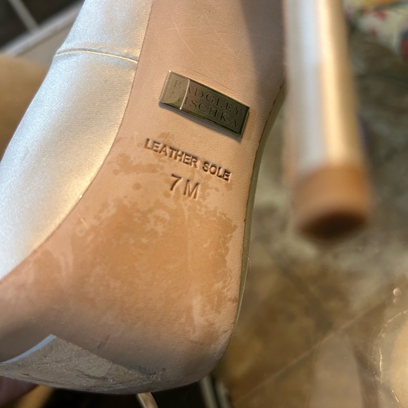 Absolutely Beautiful Badgley Mischka Collection size 7 - Picture 11 of 13